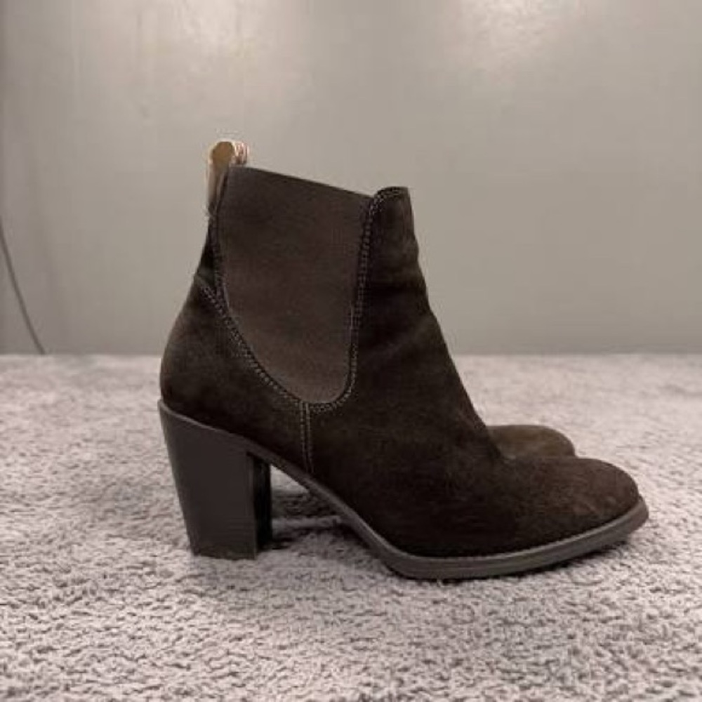 Hunter Livi Boots Womens 8.5 Brown Suede Chukka Heeled Almond Toe Bootie Pull On